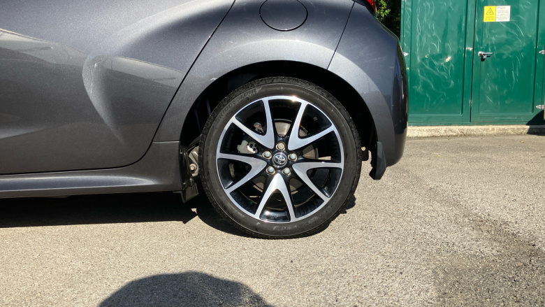 Toyota Yaris 1.5 Hybrid Dynamic 5dr CVT [City Pack] Hybrid Hatchback